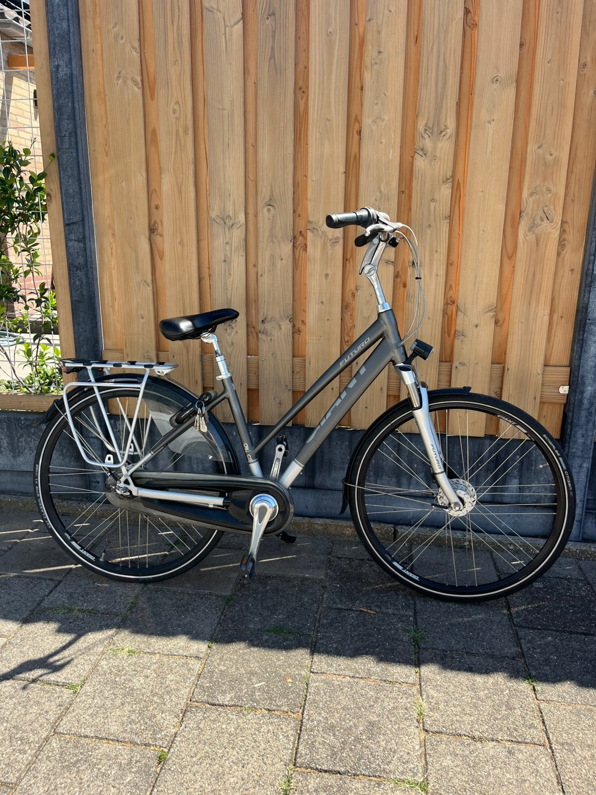 Te koop - damesfiets Giant Futuro - 8 versnellingen, Ophalen, Zo goed als nieuw, Minder dan 10 versnellingen, Giant