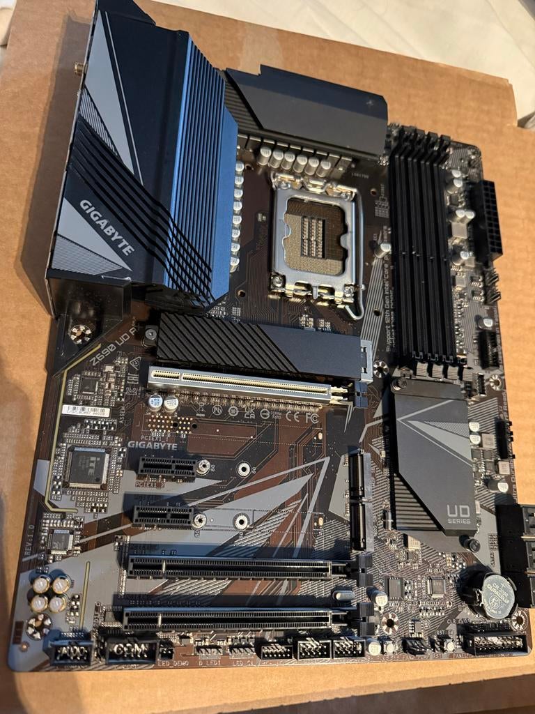 Gigabyte Moederbord - Z690 UD AX DDR5 WIFI LGA 1700, Ophalen of Verzenden, Zo goed als nieuw, ATX, DDR5