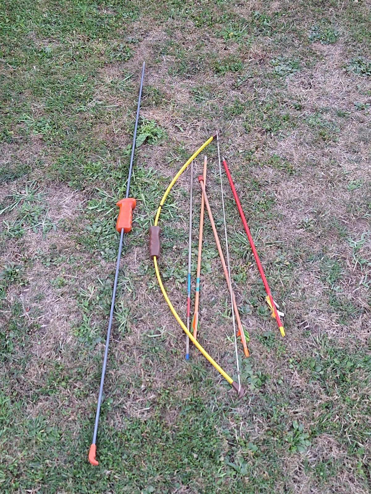 Oude kinderbogen en pijlen set, Sport en Fitness, Ophalen of Verzenden, Gebruikt, Pijlen