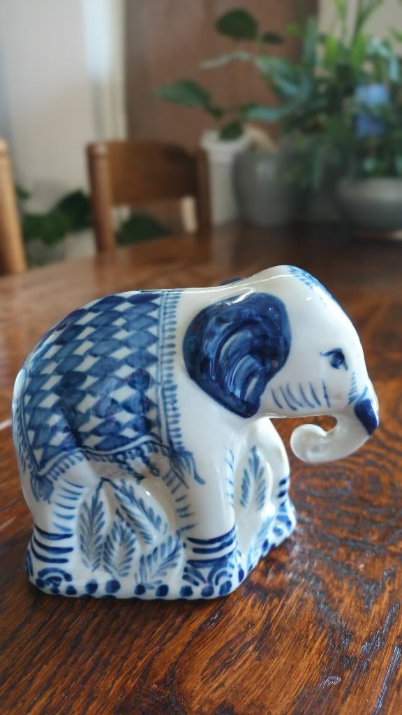 Spaarpot - Olifantje - aardewerk - brocante, Verzamelen, Ophalen of Verzenden, Zo goed als nieuw, Steen, Aardewerk of Keramiek