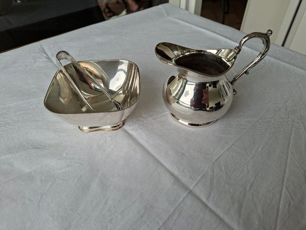 Verzilverd Roomstel, suikerpot en melkkannetje, Antiek en Kunst, Antiek | Goud en Zilver, Ophalen of Verzenden, Zilver