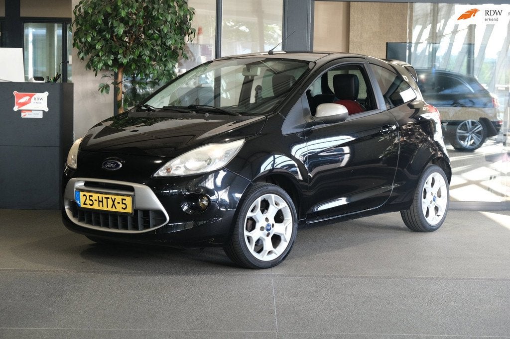 Ford Ka 1.2 Titanium Leder Airco Elek Ramen CV, Auto's, Ford, Voorwielaandrijving, Gebruikt, 4 cilinders, 4 stoelen