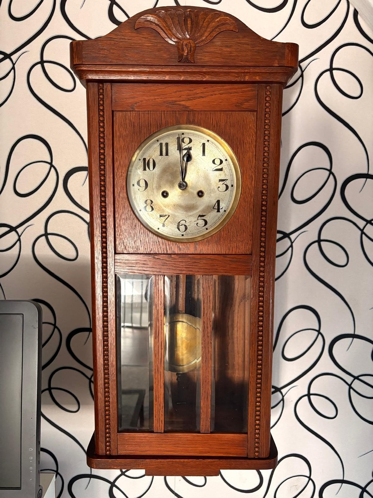 Antieke houten wandklok met slinger, Ophalen of Verzenden