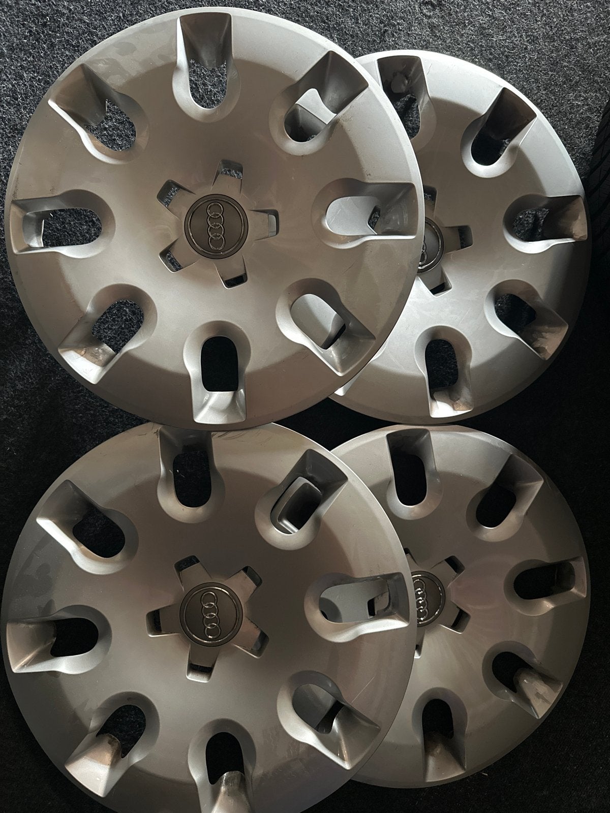Set van 4 Audi wieldoppen - Gebruikt, Ophalen of Verzenden, Gebruikt