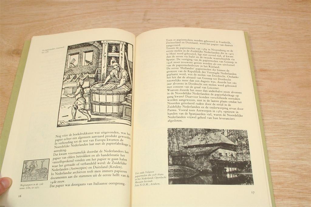 Bührmann-Ubbens Papier — Neem nou Papier... Kleine Historie, Ophalen of Verzenden, Zo goed als nieuw, Europa