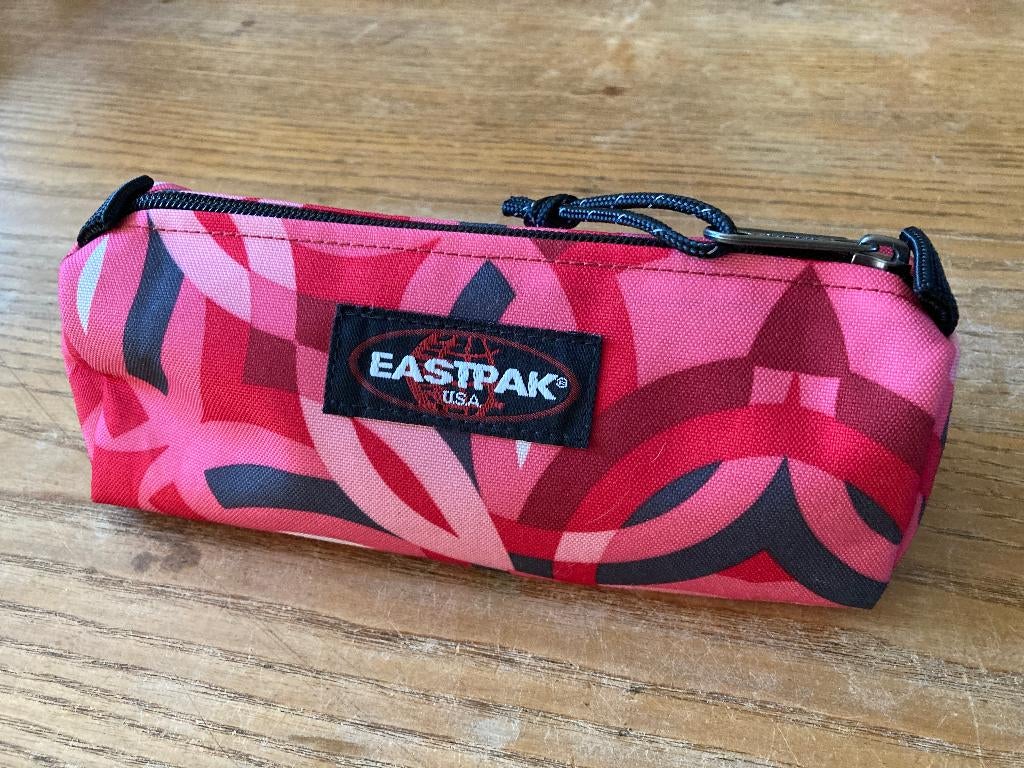 Eastpak etui pennenzak roze (≈ 8x7x20 cm), Ophalen of Verzenden, Zo goed als nieuw