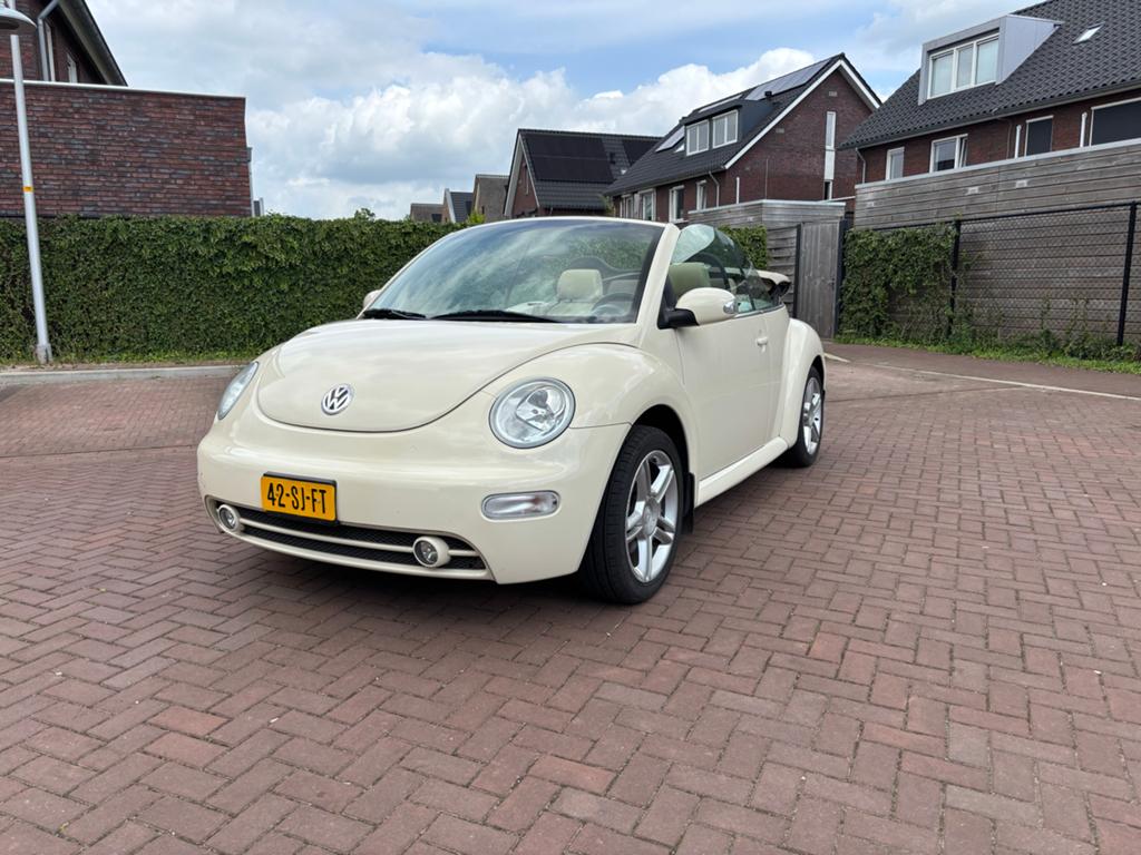Volkswagen New Beetle cabrio 1.8 20V turbo/airco/automaat, Euro 5, 1490 kg, 4 cilinders, Cabriolet