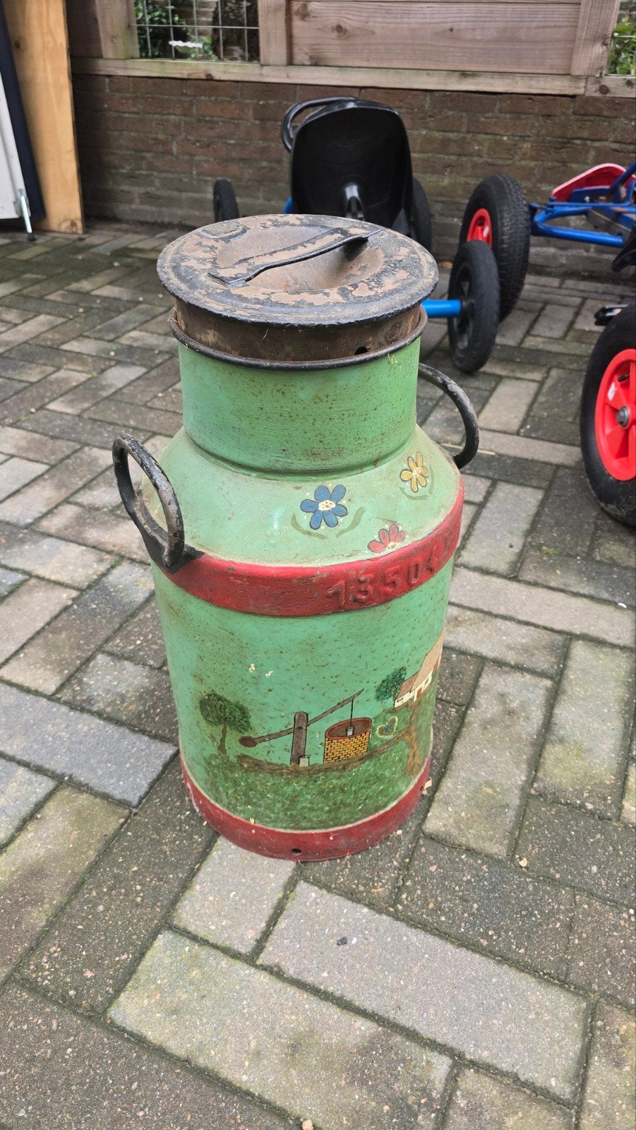melkbus handgeschilderd, Ophalen