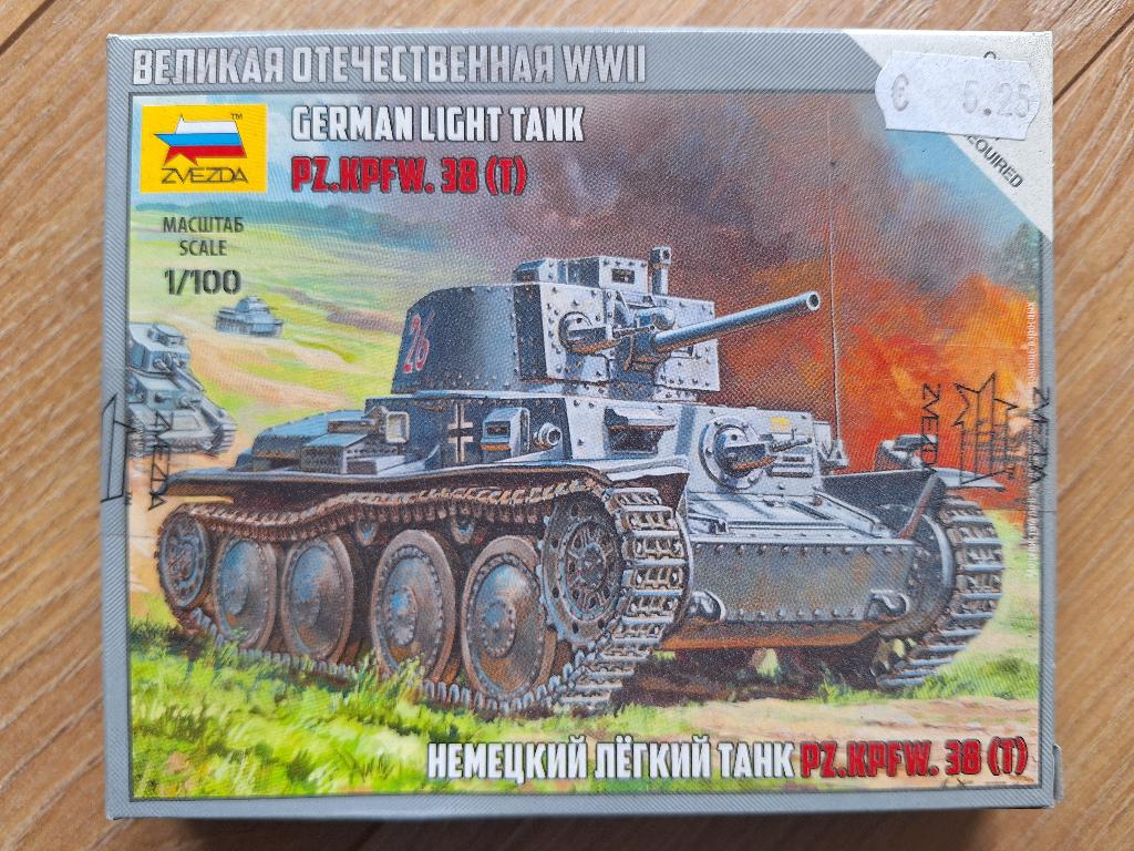 1:100 1/100 Zvezda Pz.Kpfw. 38(T) German Light Tank (Sealed), Overige merken, Nieuw, Ophalen of Verzenden, Tank