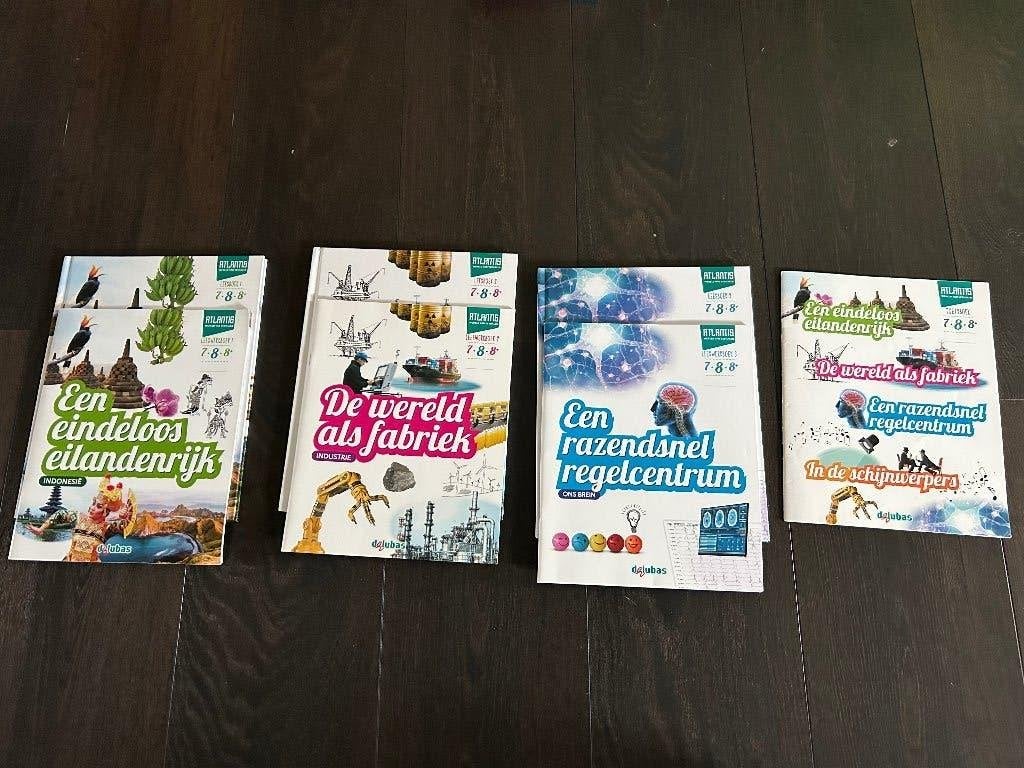Begrijpend lezen - methode Atlantis groep 8, Ophalen of Verzenden, Zo goed als nieuw, Delubas, Nederlands