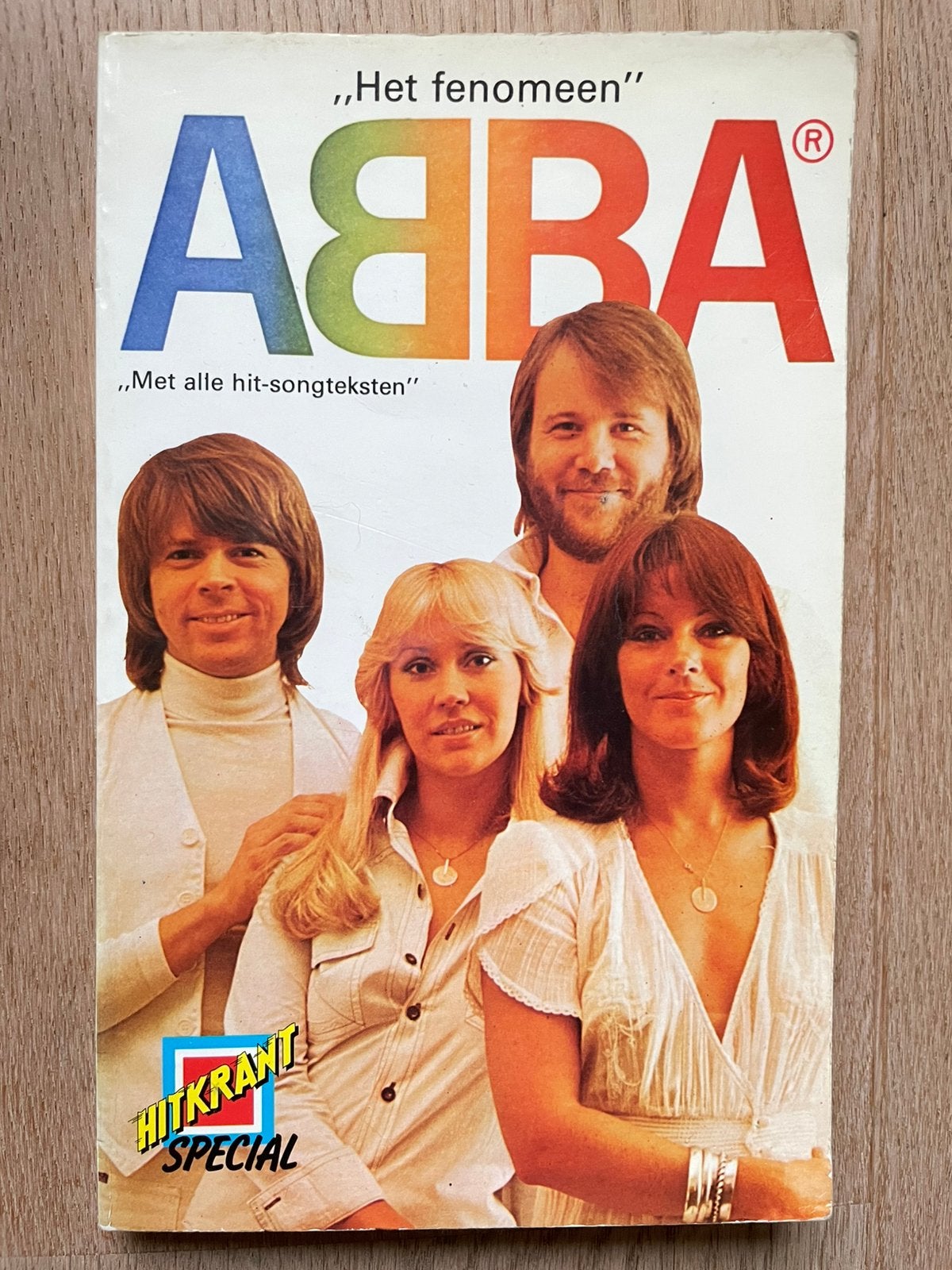 ABBA Het fenomeen Hitkrant Special - ISBN 9061224616, Ophalen of Verzenden, Gelezen, Artiest