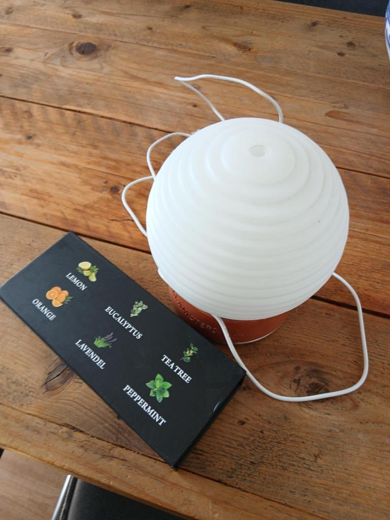 Nikki Amsterdam Diffuser met etherische oliën, Huis en Inrichting, Lampen | Overige, Zo goed als nieuw, Ophalen