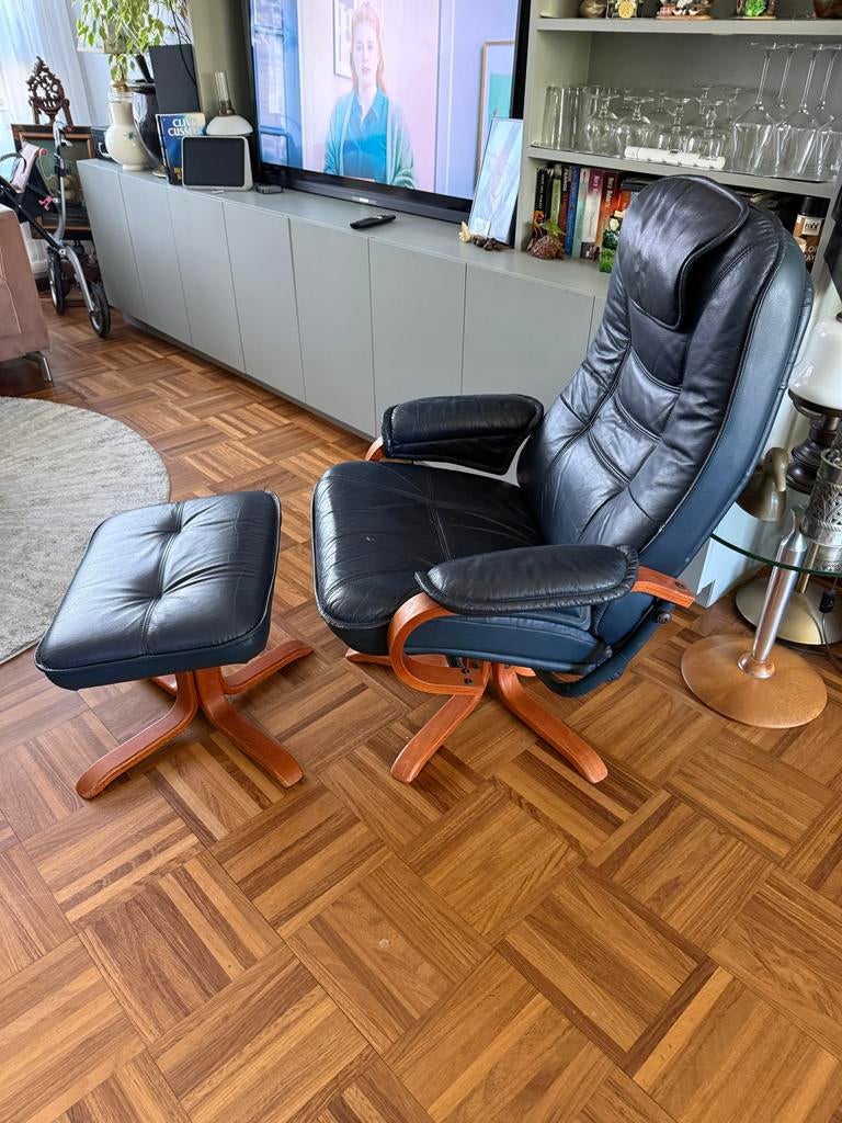 Lui stoel met voetenbankje, Ophalen of Verzenden, Gebruikt, Hout, 75 tot 100 cm
