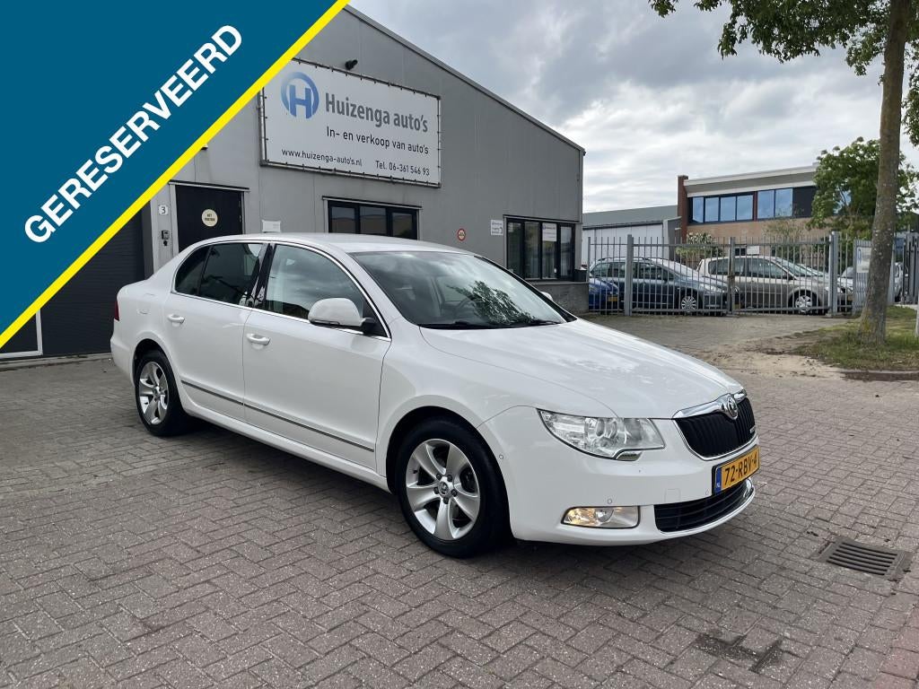 Skoda Superb 1.6 TDI Greenl| SEDAN| CLIMA!| Zeer mooi!, Auto's, Skoda, Euro 5, Stof, Gebruikt, Zwart