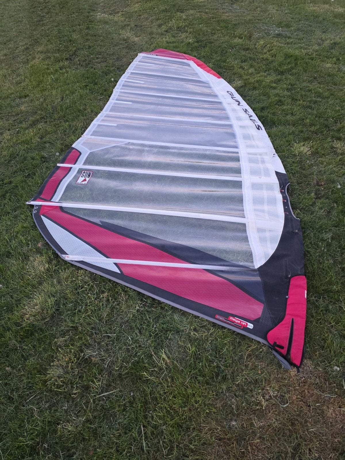Gun Sails mega xr 9.9 windsurfzeil zeil windsurfen, Watersport en Boten, Ophalen, Met draagtas, Zo goed als nieuw, 8 m² of meer