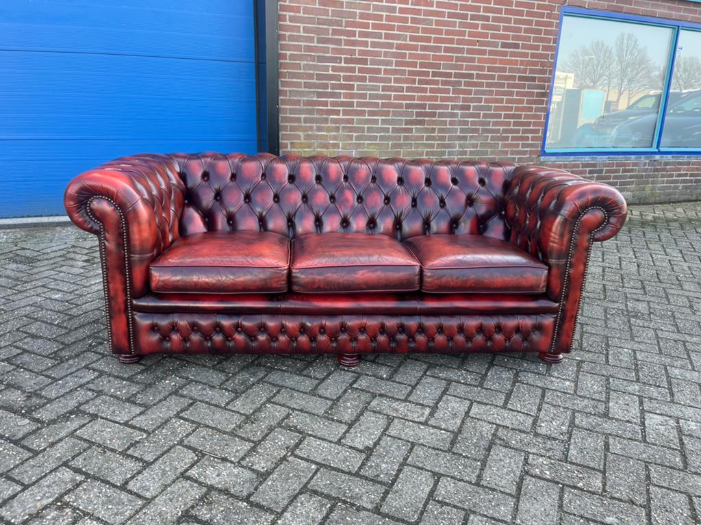 Chesterfield bank, Ophalen, Zo goed als nieuw, 75 tot 100 cm, 200 tot 250 cm