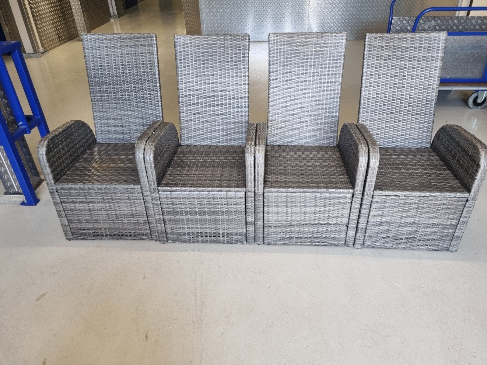 VidaXL verstelbare tuinstoelen in goede staat, Ophalen of Verzenden, Zo goed als nieuw, Wicker, Verstelbaar