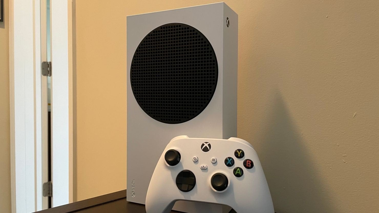 Xbox Series S met 2 controllers (1x oplaadbaar), Spelcomputers en Games, Spelcomputers | Xbox Series X en S, Ophalen of Verzenden