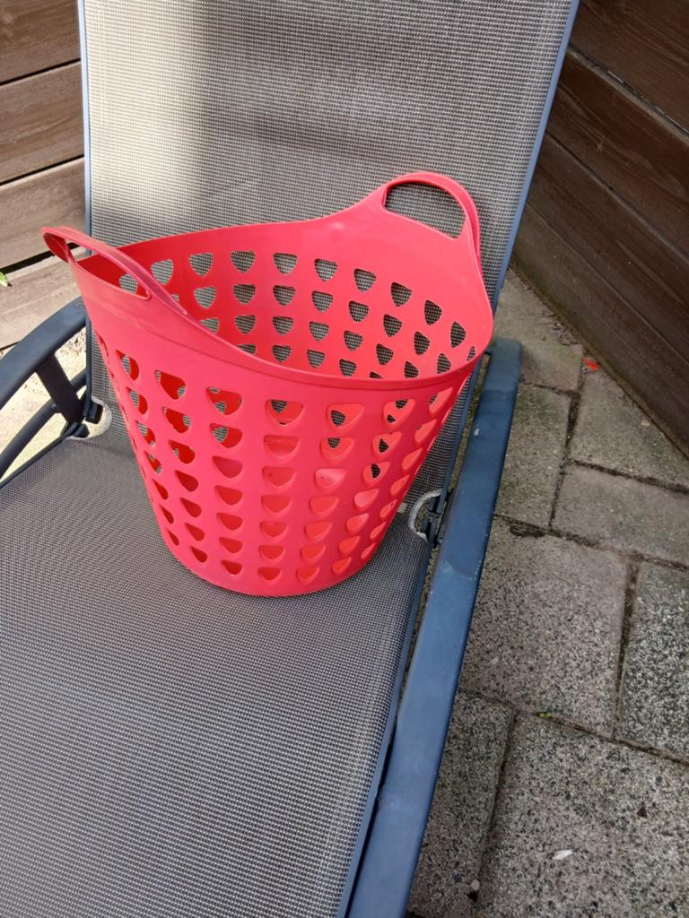 Flexibele wasmand rood, Ophalen, Gebruikt