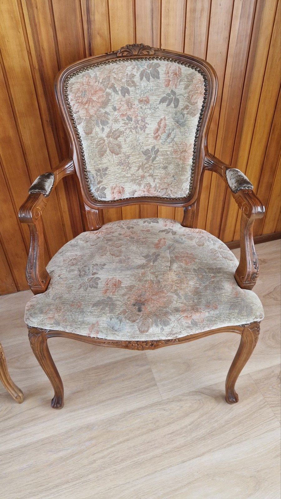 Antieke fauteuil, Ophalen