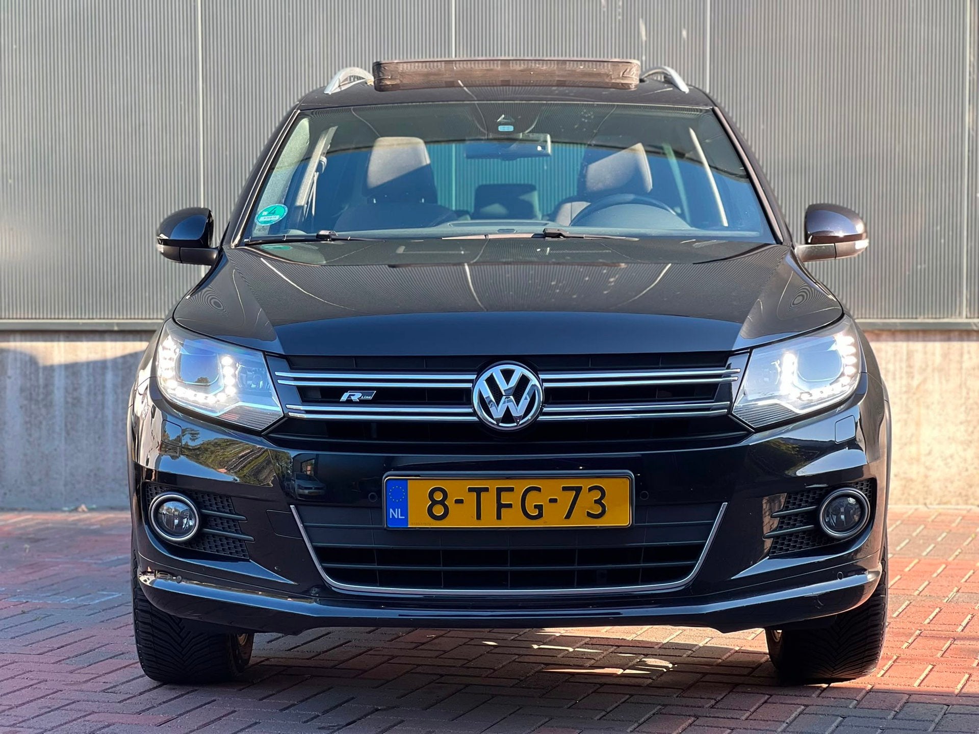 Volkswagen Tiguan 1.4 TSI R-Line Edition * Pano * Cruise * T, Auto's, Voorwielaandrijving, Euro 5, Zwart, 4 cilinders