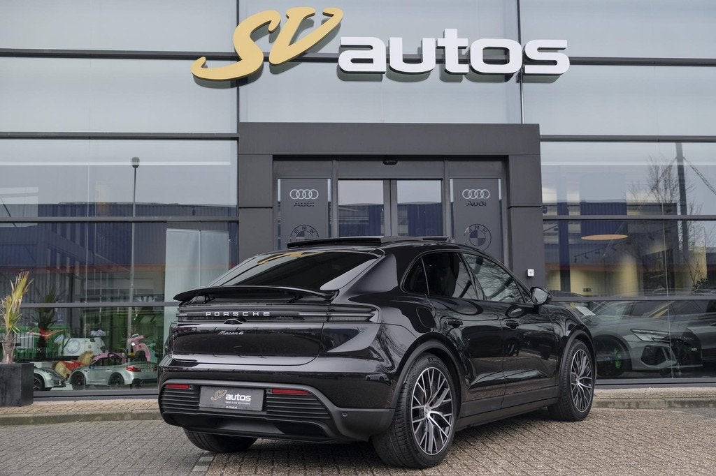 Porsche Macan 4 408pk 100kWh Panoramadak Luchtvering Bijrijd, Auto's, Porsche, Automaat, Automatische klimaatregeling, Gebruikt