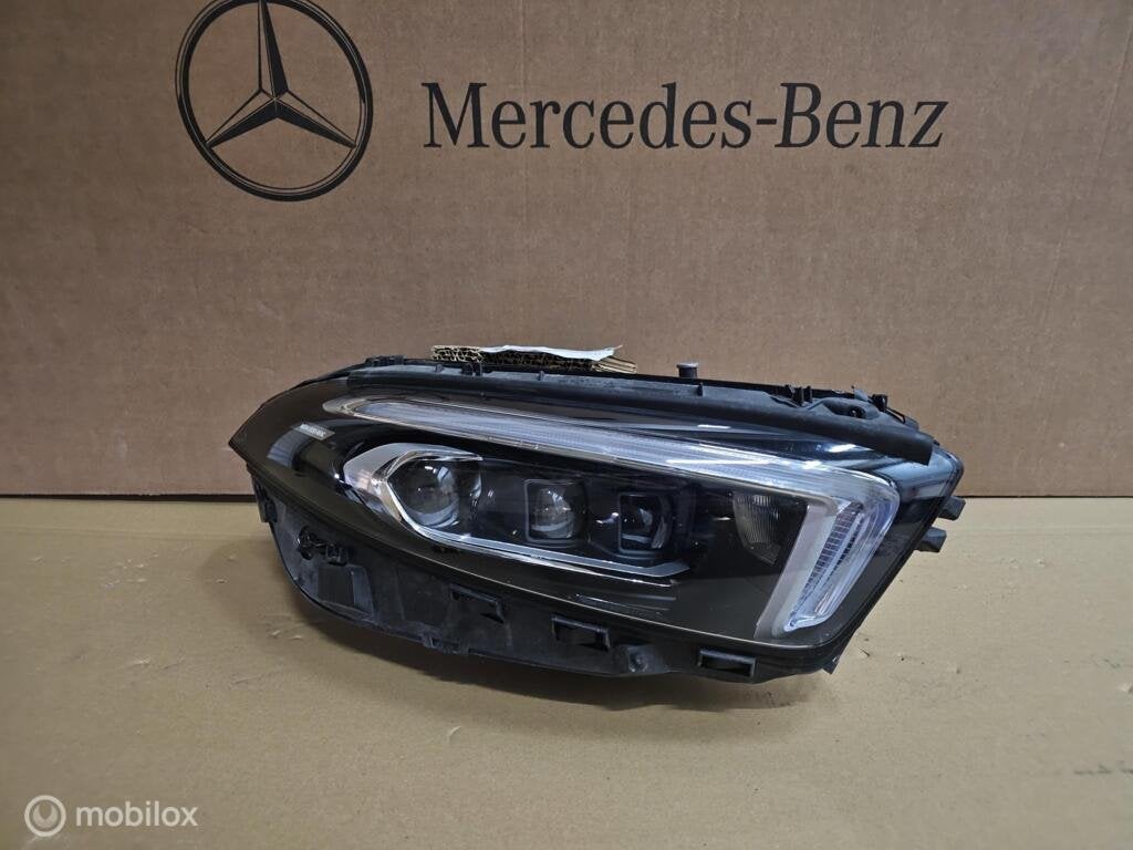 Koplamp rechts Mercedes A-klasse W177 ('18-'22) a1779065403, Gebruikt, Mercedes-Benz, Ophalen of Verzenden