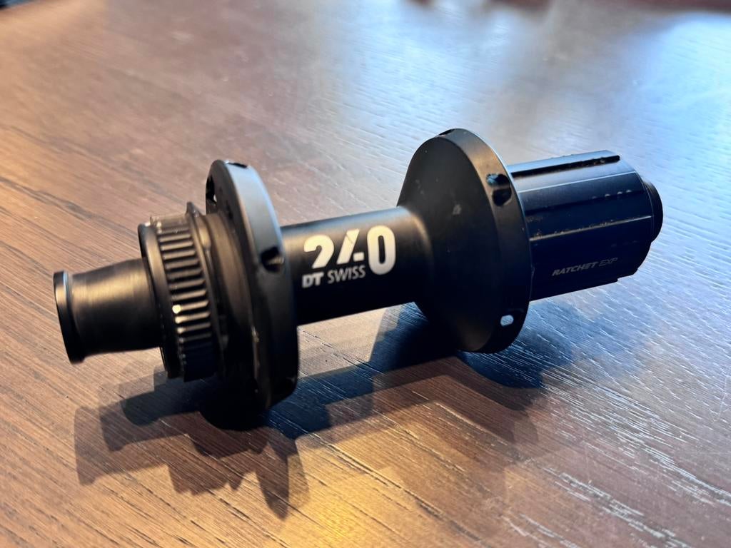 DT Swiss 240 DICUT naaf met Ratchet EXP systeem, Fietsen en Brommers, Fietsonderdelen, Ophalen of Verzenden, Zo goed als nieuw