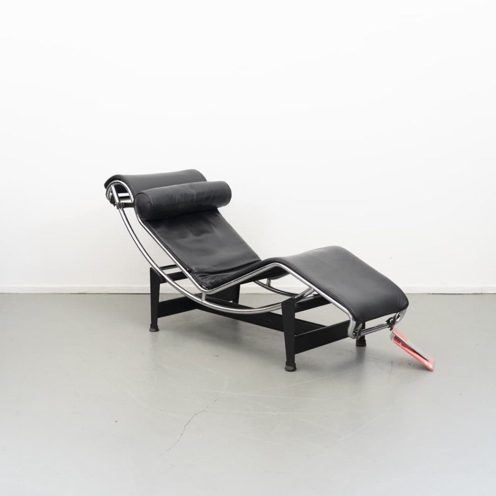 Cassina LC4 Chaise Longue Zwart Leer - Chroom