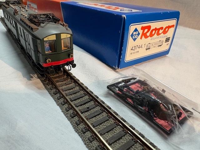 Roco 43744,1 NS blokkendoos motorwagen, Ophalen of Verzenden, Roco, Gelijkstroom, Locomotief