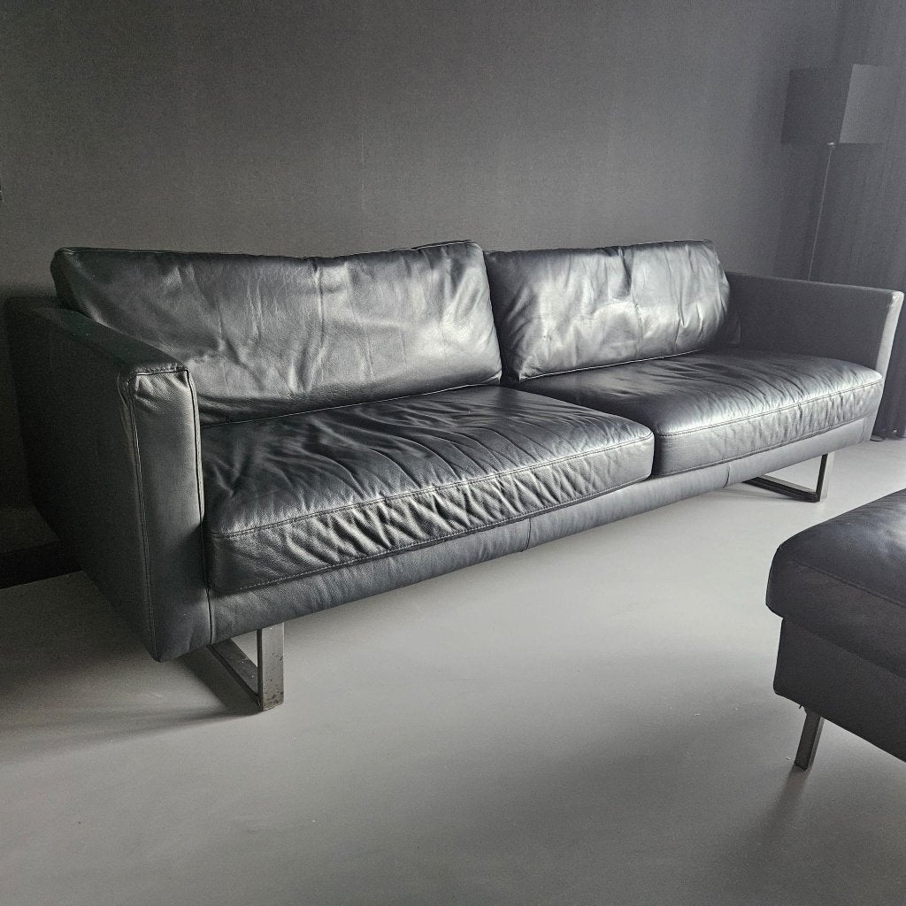 Leren 4 zits bank met gratis hocker!, Huis en Inrichting, Ophalen, 250 tot 300 cm, Gebruikt, Minder dan 75 cm