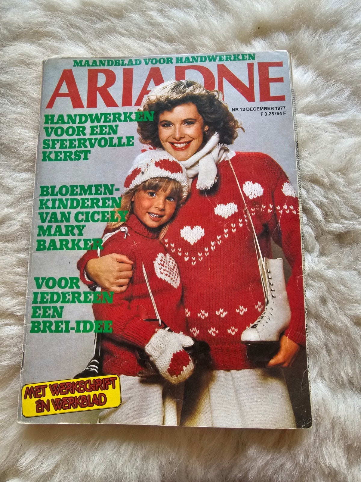 Vintage handwerk tijdschrift Ariadne nr 12. 1977, Ophalen of Verzenden, Gelezen, Damesbladen