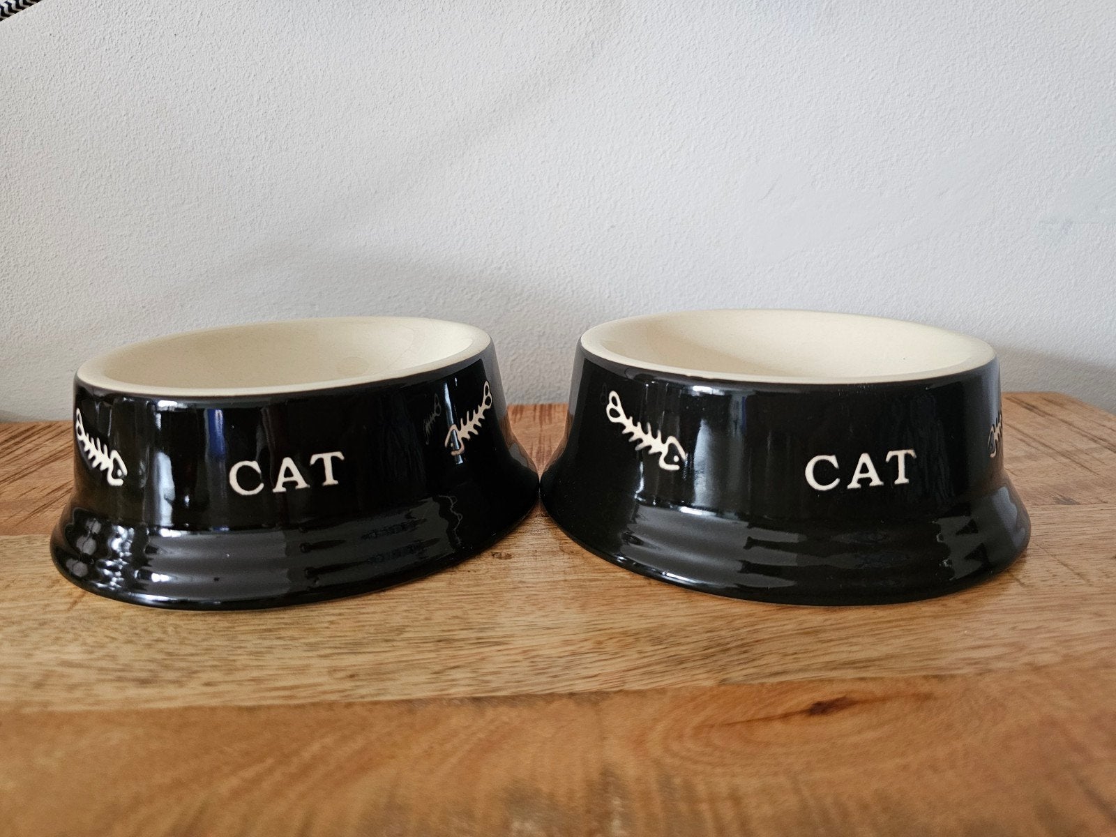 Kattenvoederbakjes, Ophalen