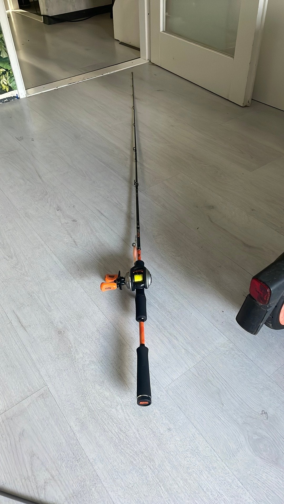 Abu garcia reel hengel, Watersport en Boten, Hengelsport | Roofvissen, Ophalen, Zo goed als nieuw, Werphengel