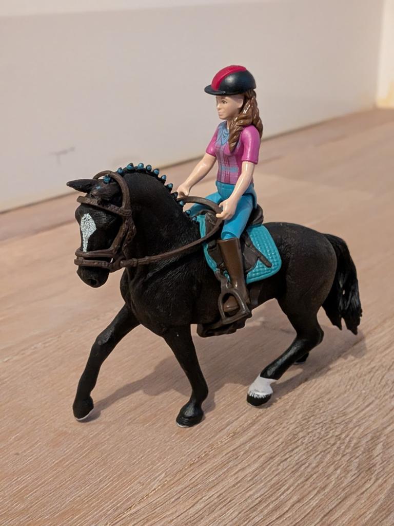 Schleich paard met ruiter - Zwart paard met amazone, Ophalen of Verzenden, Zo goed als nieuw