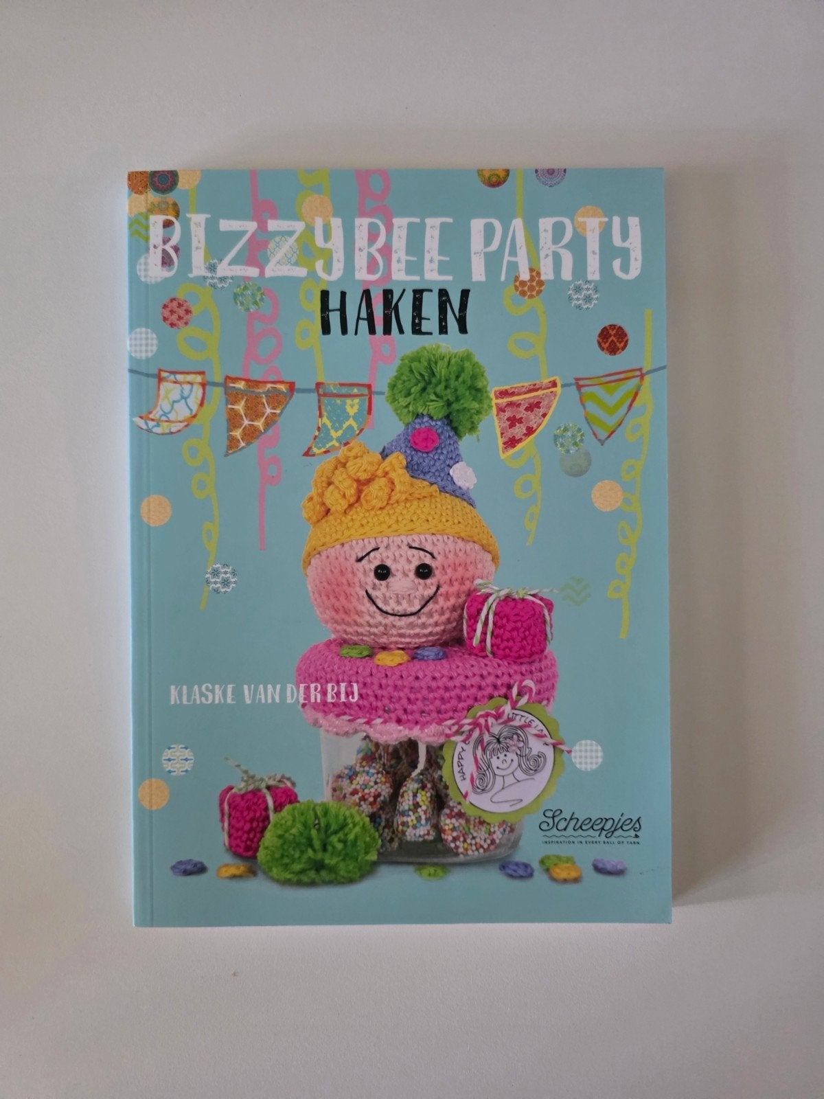 BizzyBee Party Haken - Haakpatronen voor potjes en doosjes, Hobby en Vrije tijd, Ophalen of Verzenden, Nieuw, Haken, Patroon of Boek