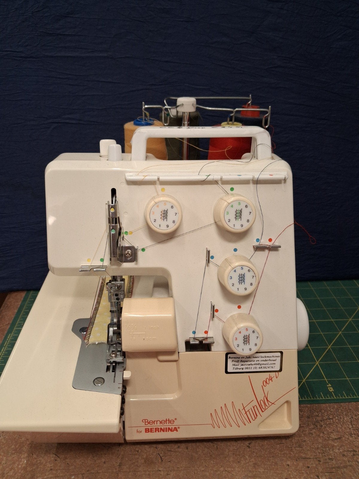 Bernina 004D met ledverlichting met 1jaar garantie, Ophalen of Verzenden, Lockmachine, Bernina