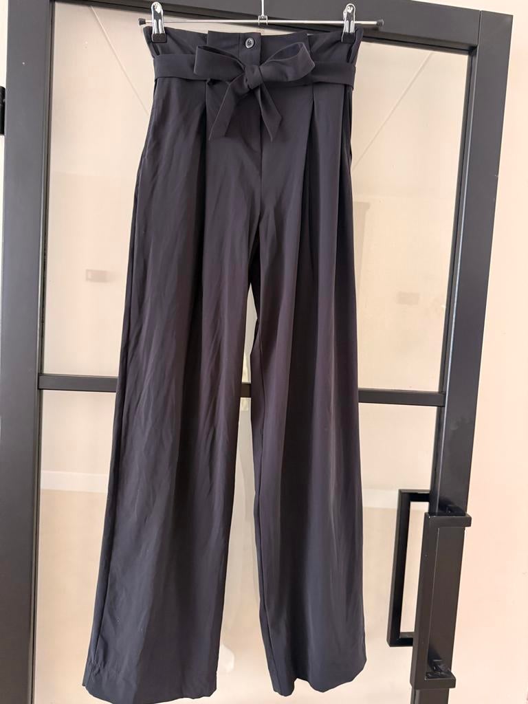 Studio Anneloes Cara travelstof broek met strikceintuur, Ophalen of Verzenden, Zo goed als nieuw, Maat 34 (XS) of kleiner, Zwart