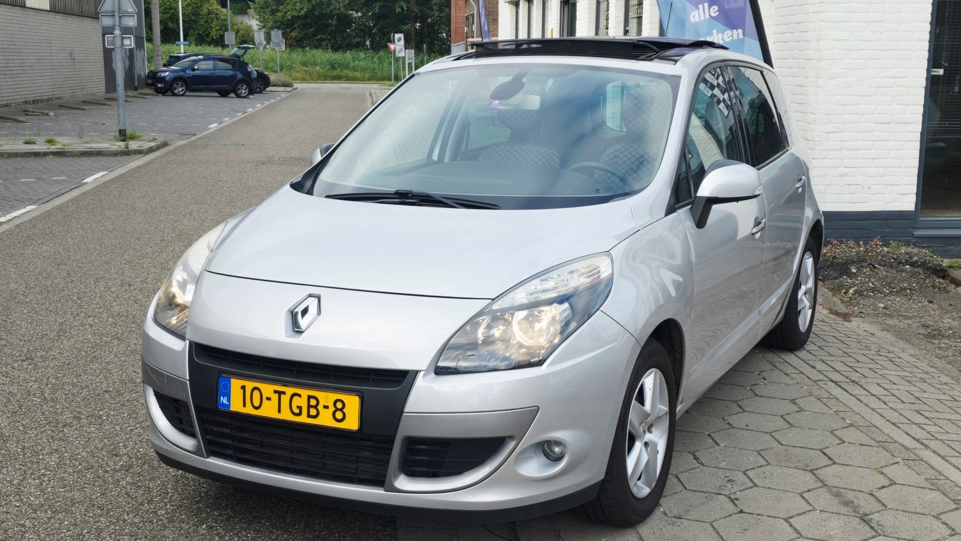 Renault Scénic 1.4 TCE Parisienne*zeer nette auto*pano*airc, Auto's, Renault, Voorwielaandrijving, Euro 5, Gebruikt, 1295 kg