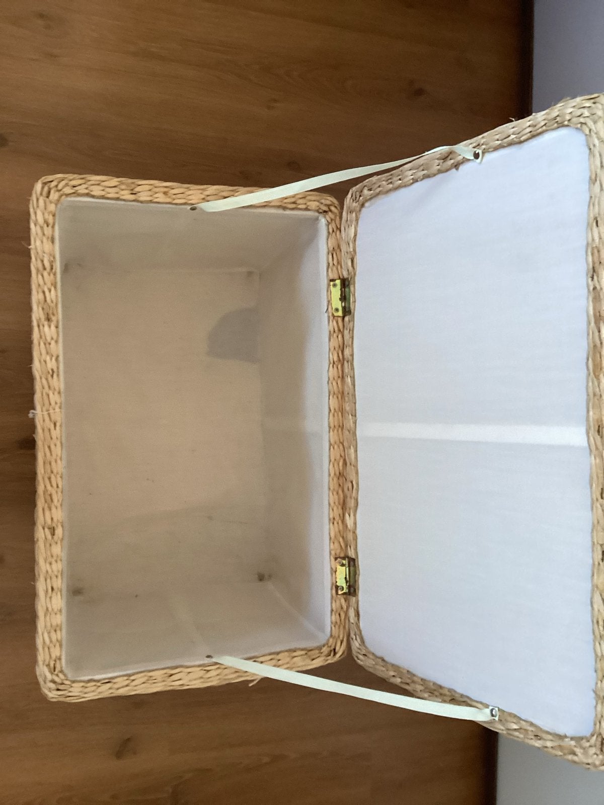 Mooie rieten opbergkist met deksel op  wielen 60/40 cm, Ophalen, Overige materialen, Gebruikt, 50 tot 100 cm