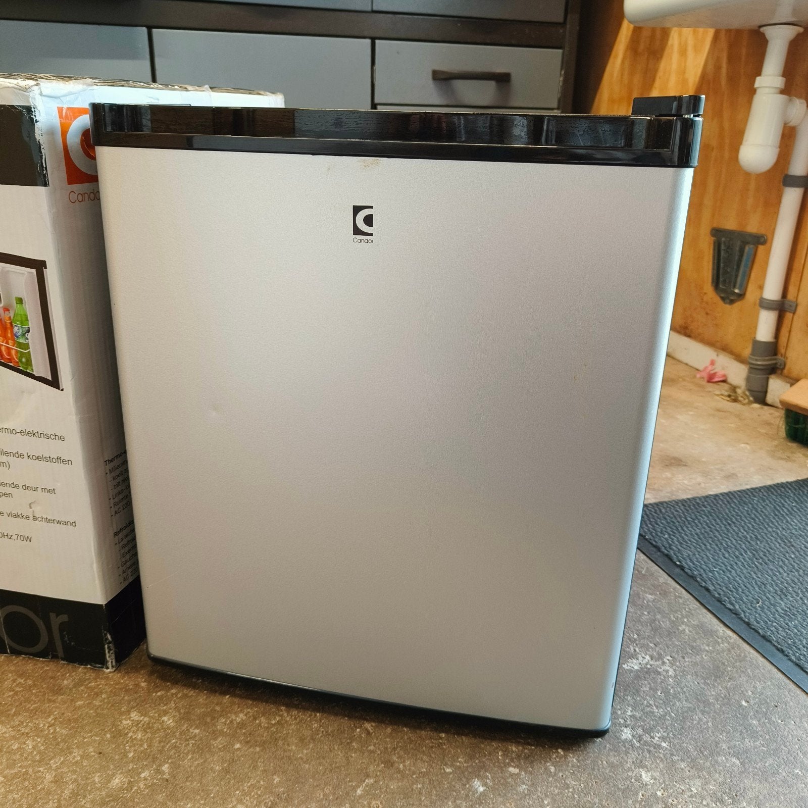 Koelkast 38L, Witgoed en Apparatuur, Ophalen, Zonder vriesvak, Minder dan 85 cm, Minder dan 75 liter