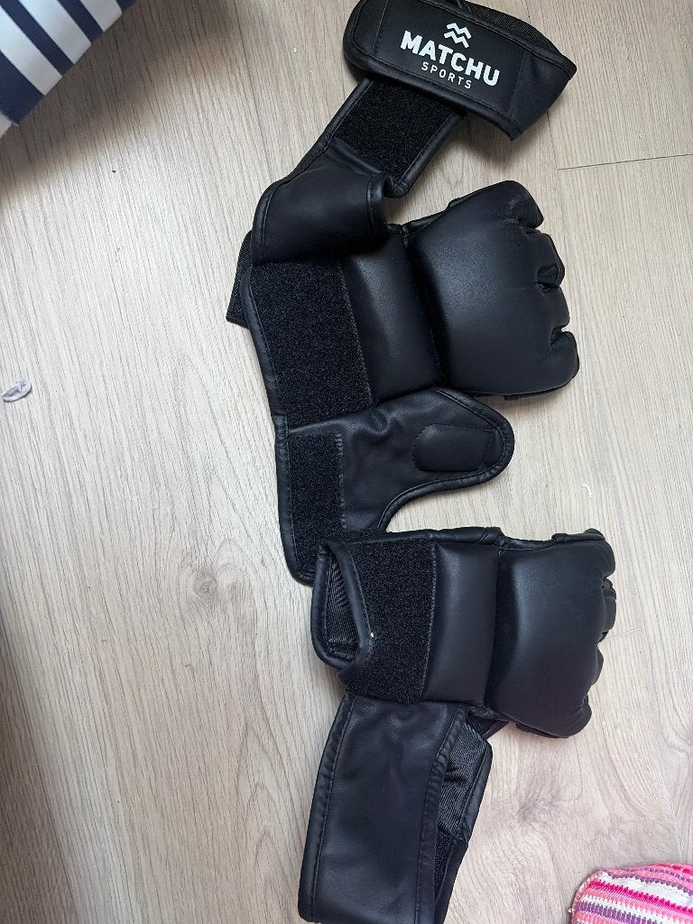 Powerkick handschoenen, Overige, Vechtsportbescherming, Zo goed als nieuw, Maat M