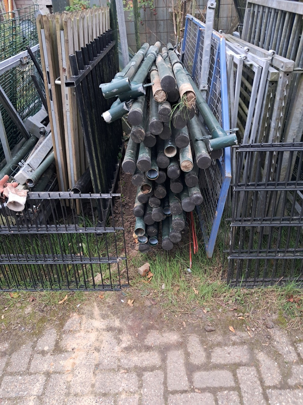 hekwerk palen, Tuin en Terras, Ophalen, IJzer, Dubbelstaafmat hekwerk