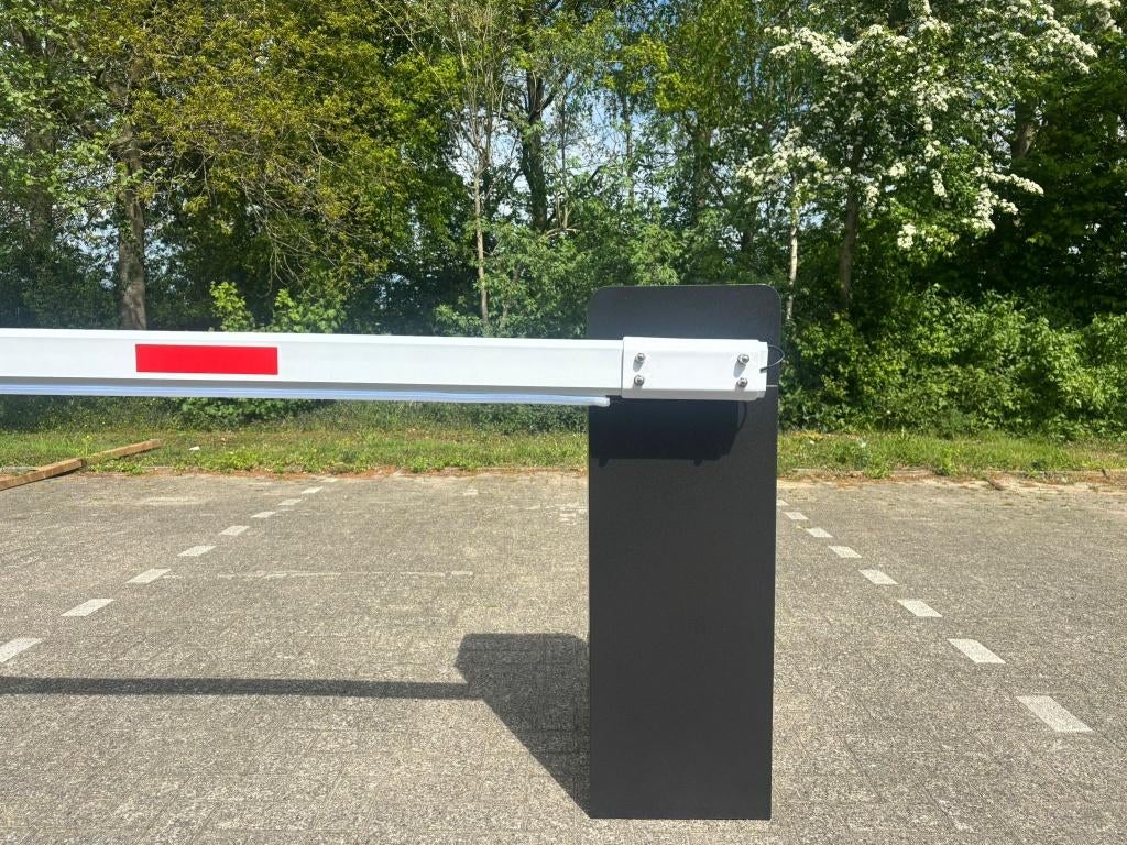 Demo of nieuwe Slagboom 5 meter lang met LED en afstandbed., Tuin en Terras, Ophalen, Met poort, Overige typen, Nieuw
