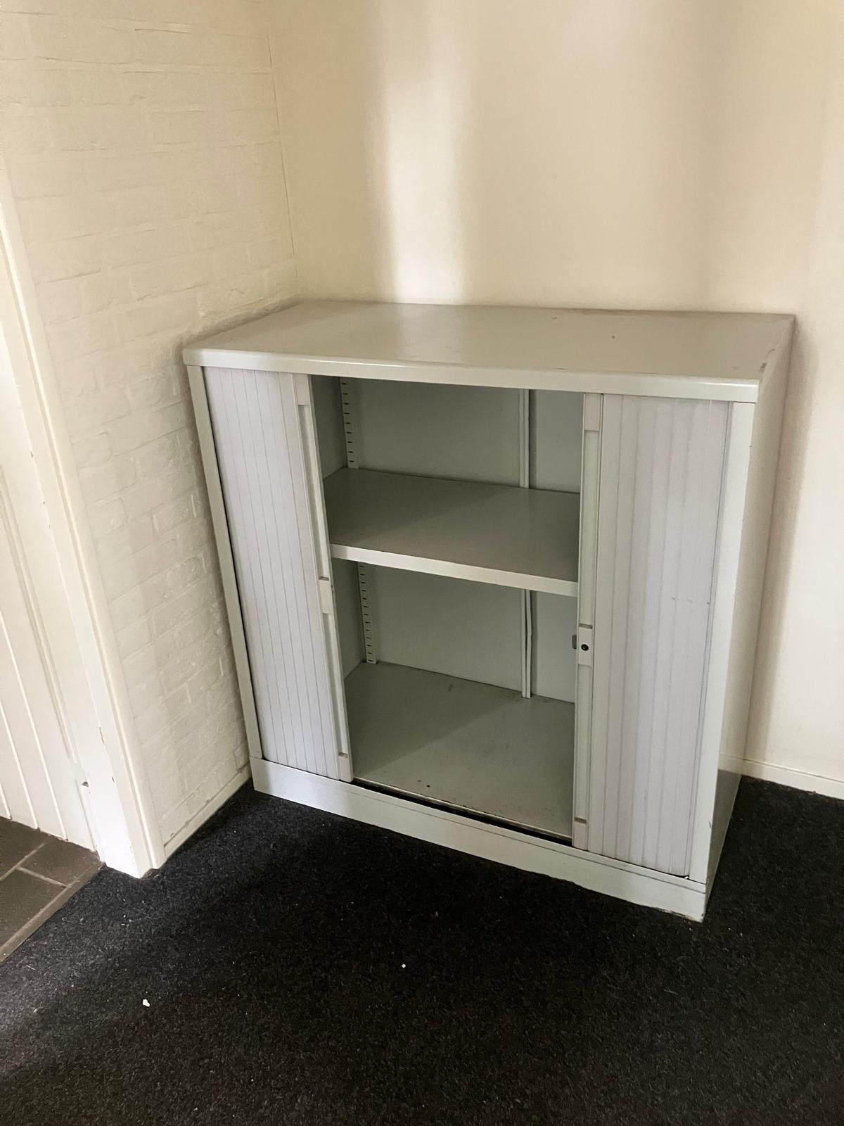 Kast, Huis en Inrichting, Kasten | Roldeurkasten en Archiefkasten, Ophalen, Zo goed als nieuw, 25 tot 50 cm, 100 tot 150 cm