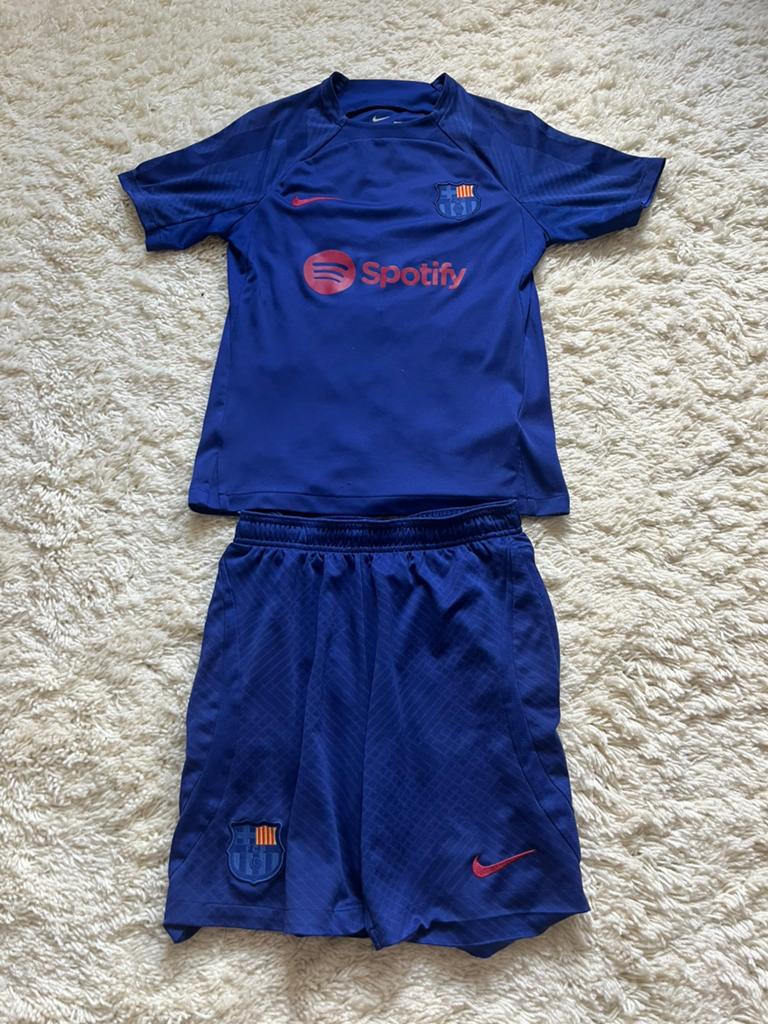 FC Barcelona Thuisshirt & Broekje - Maat L (147-158 cm), Kleding | Dames, Sportkleding, Blauw, Ophalen of Verzenden, Zo goed als nieuw