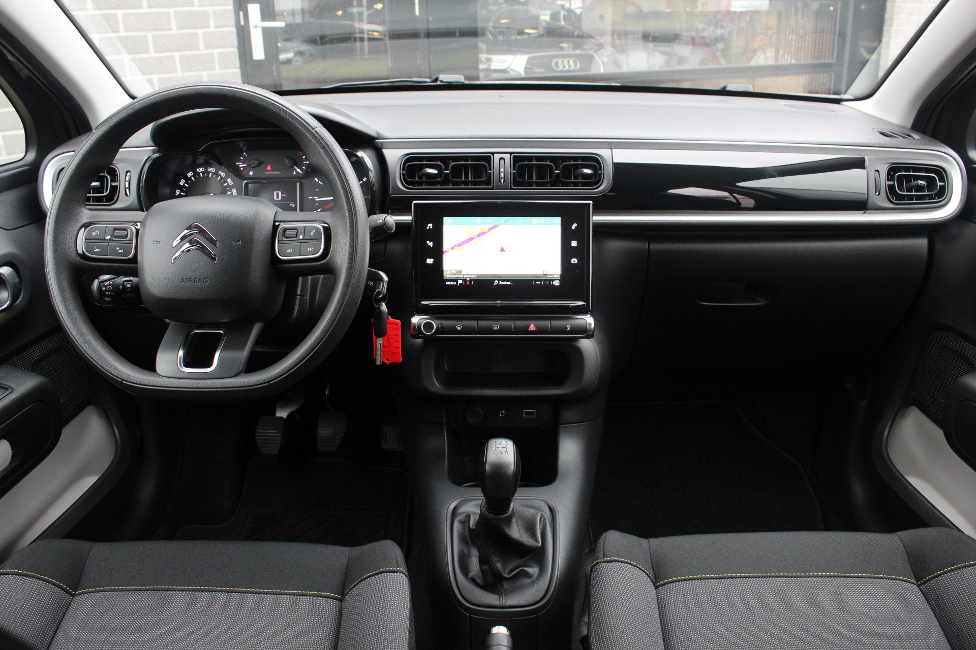 Citroën C3 1.2 PureTech Feel Edition / Carplay / Trekhaak /, Auto's, Dealer onderhouden, 1199 cc, Met garantie (alle), 82 pk