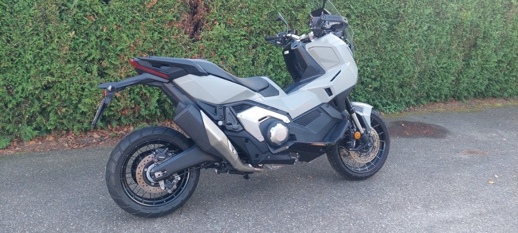 Honda X-ADV -  2026 - 3533km Nieuwstaat!, Motoren, 750 cc, Gebruikt, Particulier, ABS