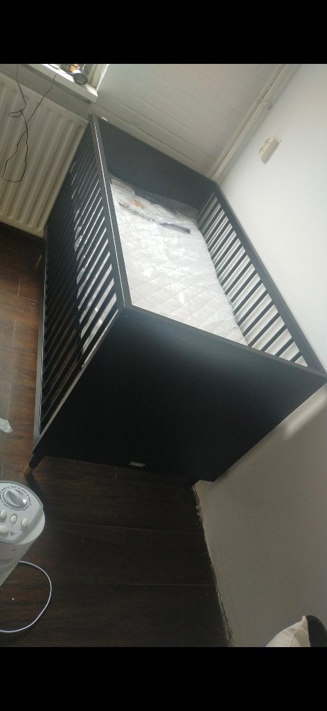 Babybed tot peuterbed, Huis en Inrichting, Ophalen, 90 cm, Eenpersoons, Zwart