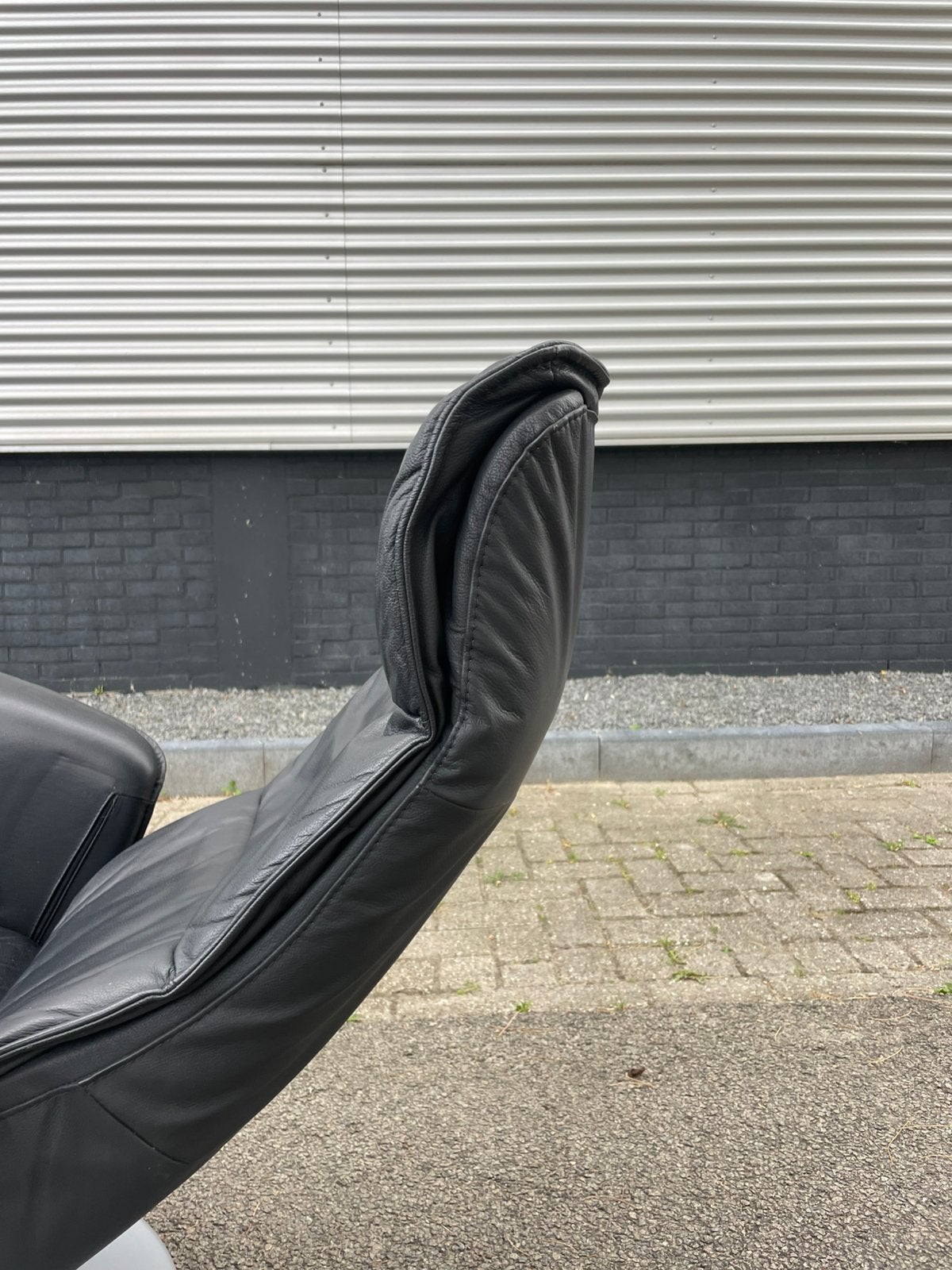 Foto 7 van Nette zwarte leren relax fauteuil / relax stoel draaibaar